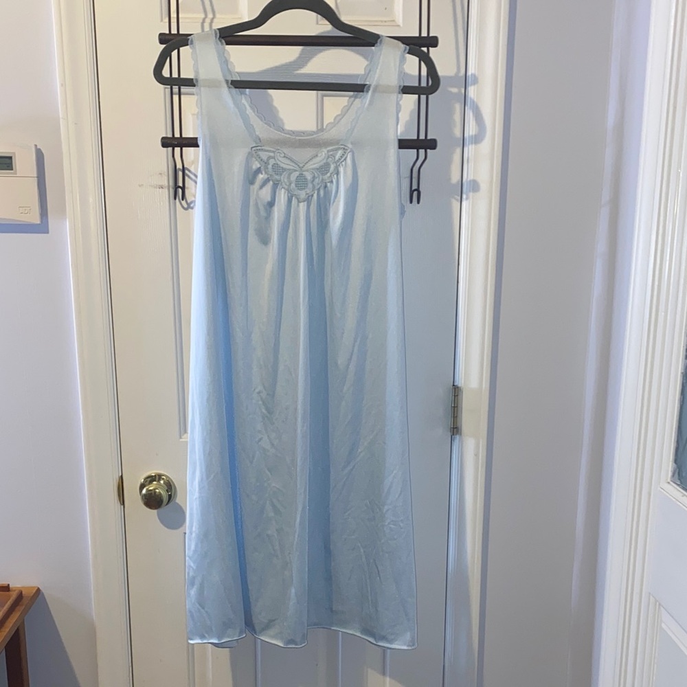 Vintage Vassarette nylon nightgown, sz. M preowned, baby blue, butterfly design